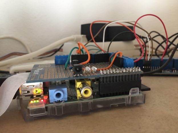 Raspberry Pi mit IR Modul und Relaiskarte
